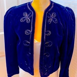 Evelyn de Jonge black velvet embroidered jacket. Open front. Size 4.